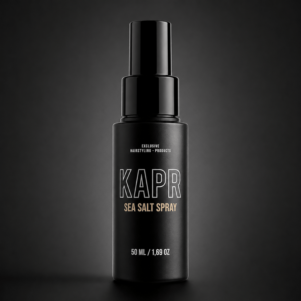 KAPR Sea Salt Spray 50ml op zwarte achtergrond.