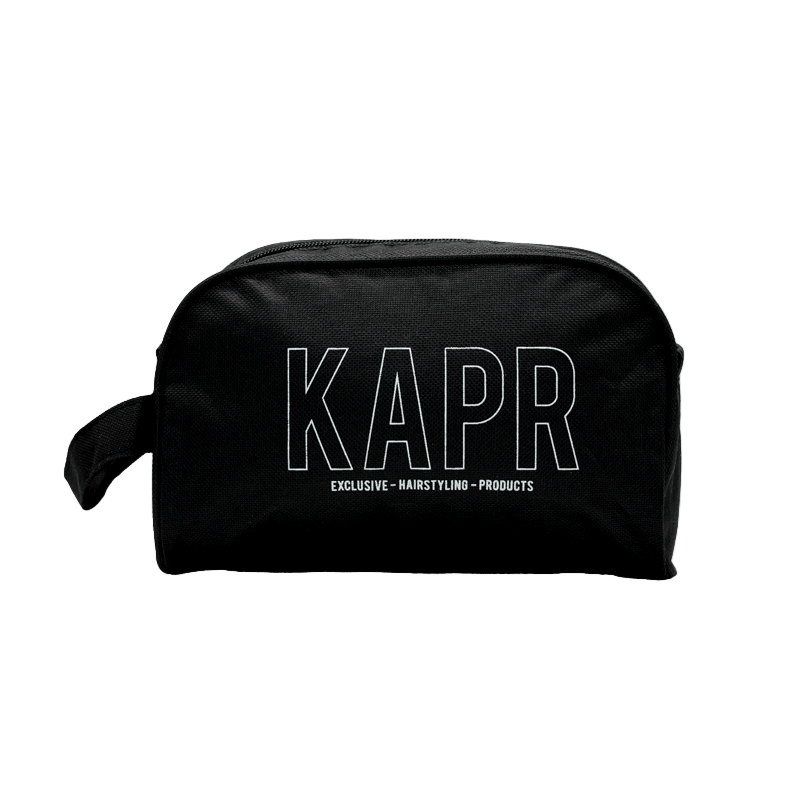 Zwarte KAPR toilettas met wit logo op witte achtergrond – stijlvolle en compacte barbershop tas.