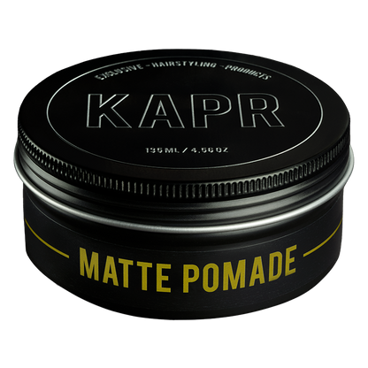 KAPR Matte Pomade 135ml – bestseller in medium formaat, perfect voor dagelijks gebruik in de salon of thuis. Premium styling met een natuurlijke matte look.
