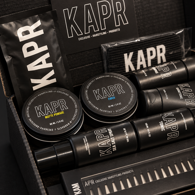 KAPR Experience Kit van dichtbij: Matte Pomade, Fiber Wax, Sea Salt Spray en Hair Tonic in de doos