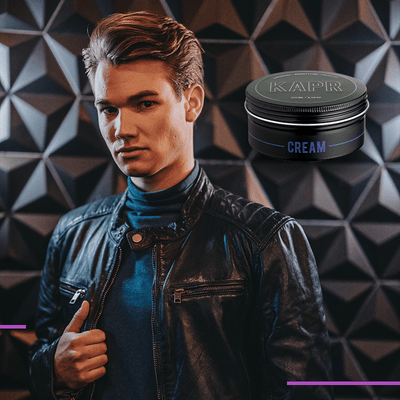 Man met KAPR Cream – professionele hairstyling cream voor matte finish en natuurlijke hold.