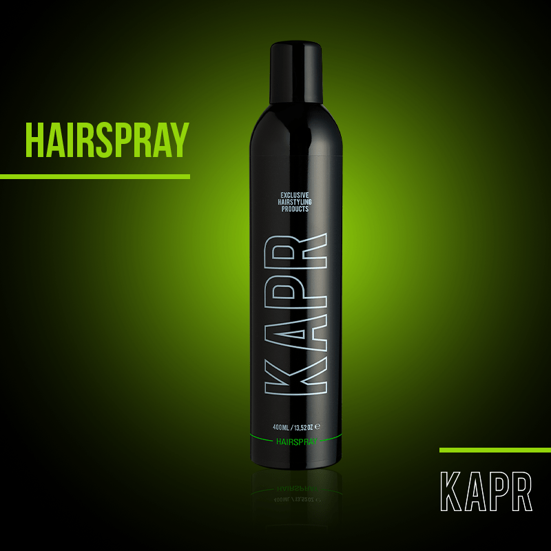 KAPR Hairspray op groene achtergrond met tekst ‘HAIRSPRAY’ – professionele styling spray.