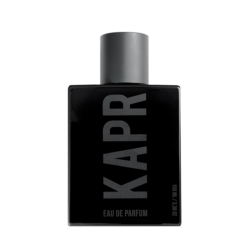 KAPR Mannen Parfum – luxe zwarte fles met verfijnde geur voor moderne heren.