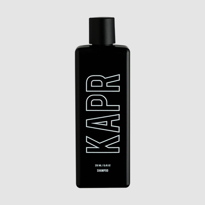 KAPR Body Wash – zwarte fles met frisse en hydraterende formule.