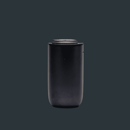 Scent Mate van KAPR – stijlvolle zwarte aroma diffuser voor professionele ruimtes.